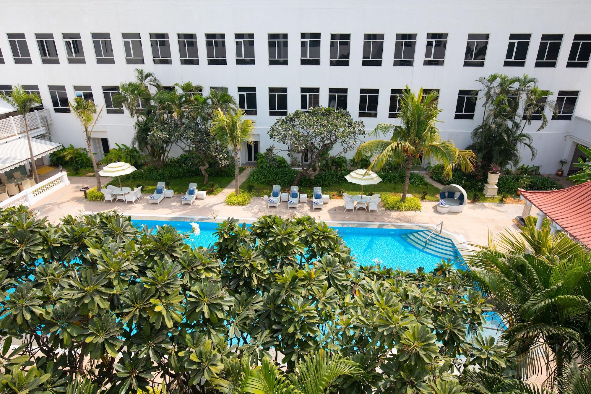 Taj Connemara, Chennai Hotel Exterior photo